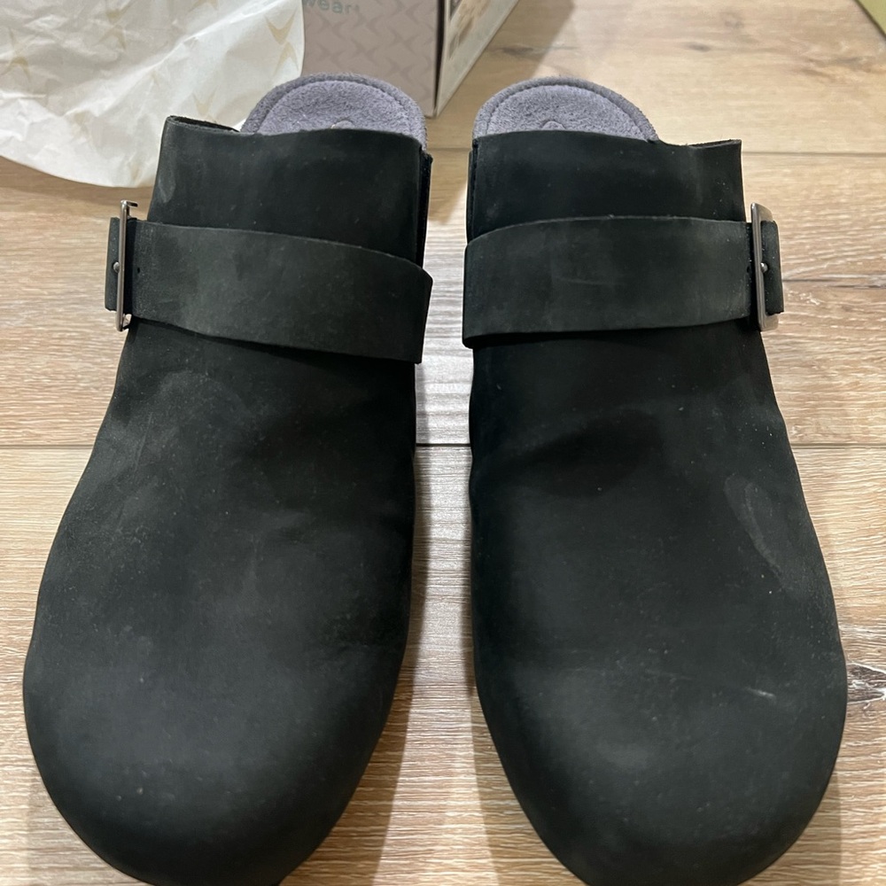 Aetrex Amelia Black Wedge Buckle Slide